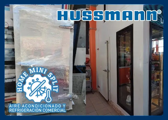 Pieza comercial del negocio con una cámara de refrigeración.